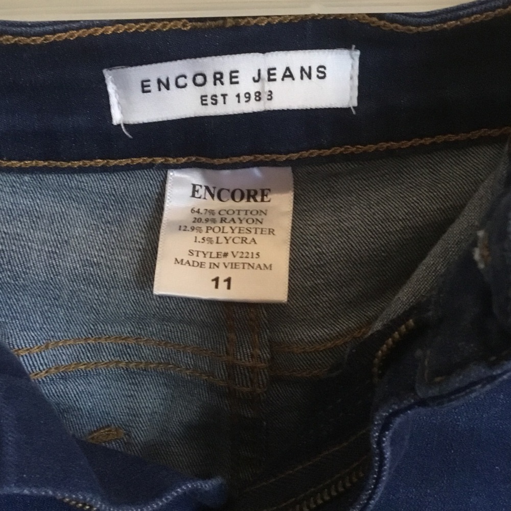 Ladies distressed jeans